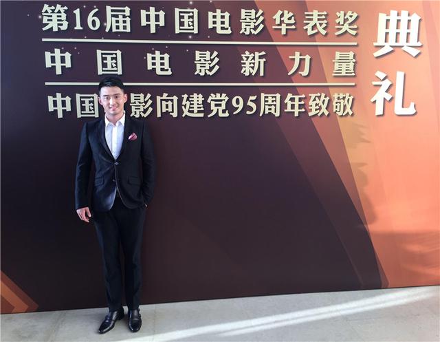 荧屏硬汉小生沈浩 出演《青年宿舍》俘获众心