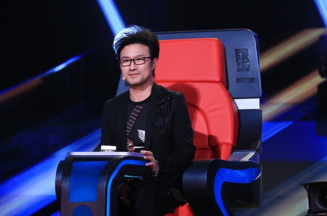 《新歌声》今晚首播 周杰伦遭围攻汪峰秀恩爱