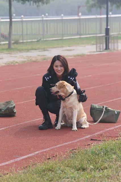 《警花与警犬》侯梦莎：警犬的忠诚最震撼