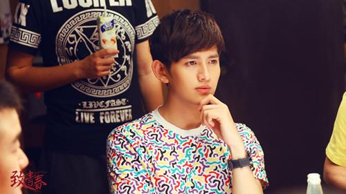 许开阳为爱做尽傻事 完美诠释青春摆渡人