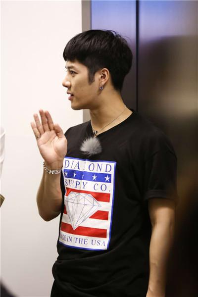 《战斗吧》男神集结 王凯王嘉尔成“二王组合”