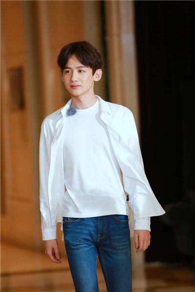 《战斗吧》男神集结 王凯王嘉尔成“二王组合”