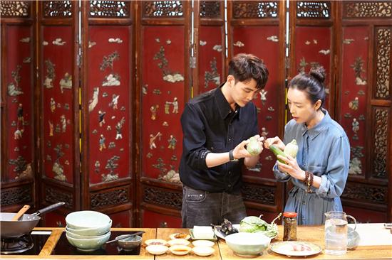 孙坚赴敦煌“花式行骗” 助张静初“艰辛”圆梦