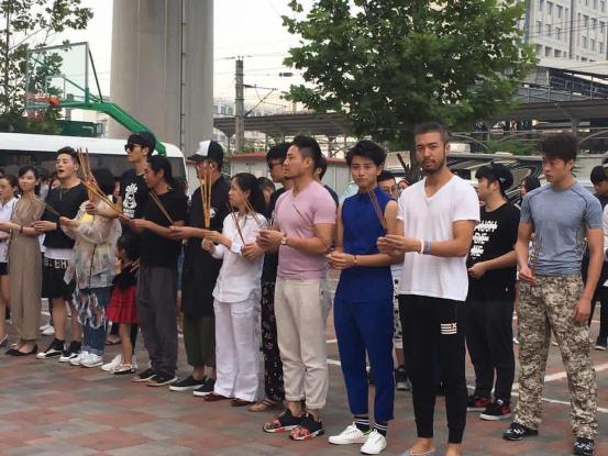 林合隆《小棉袄》开机 江森车神一角大放异彩