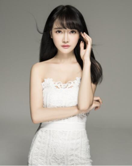 高瑕开启屏霸模式 《爱情也包邮》呆萌海报曝光