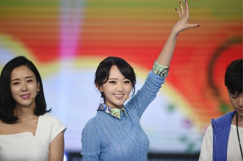 孙耀琦做客《超级大首映》 艺能全开变身游戏咖