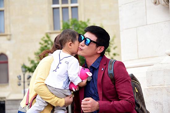 陆毅自曝初恋故事:宿舍楼下与鲍蕾一吻定情