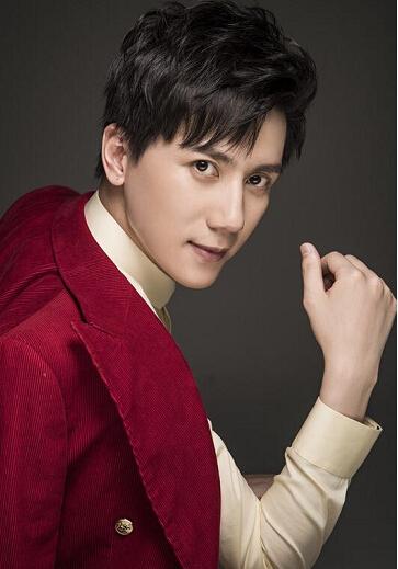 《翡翠恋人》杀青 李钟硕张嘉上演默契搭档