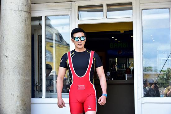 陆毅《花男》思家心切 温泉style成大力水手