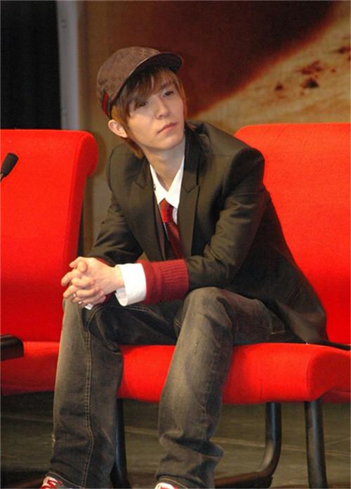 镁光灯背后的真实：郭敬明与他的商业帝国