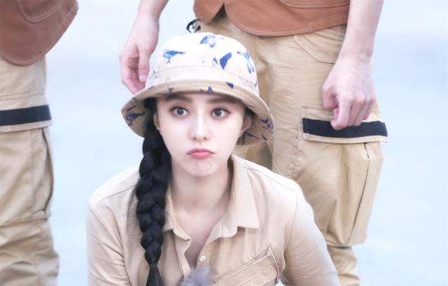 范冰冰化身考古队员 遇拦路“兵马俑”打退堂鼓