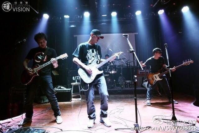 《新歌声》人气榜周冠军刘文天不满自己表现