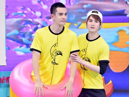 经超《快本》上演湿身诱惑 保护力MAX圈粉无数