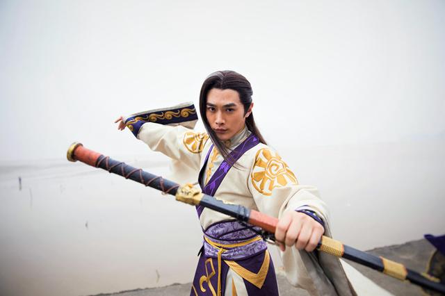 《警花与警犬》赵康玮被“攻击” 演技好也烦恼