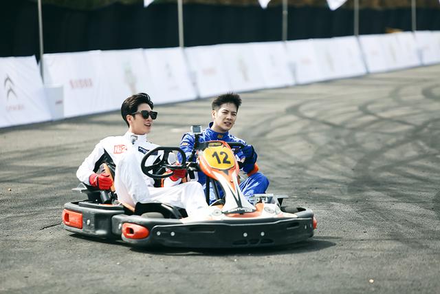 井柏然被封“行走的弹幕” 井式骨盆舞爆笑上线