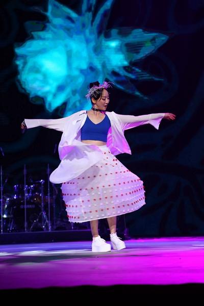 《大师课》公益晚会唱响大会堂 关注留守儿童