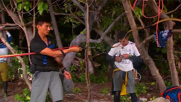 小沈阳熊黛林漂流遇险 吴奇隆自制鱼枪堪比神器