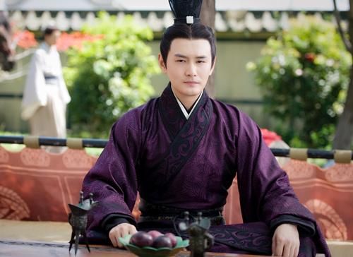 《秀丽江山》热播 王雨实力诠释“禁欲系”大哥