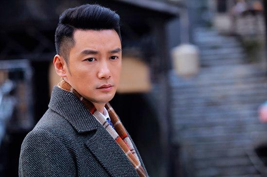 《我的爱情撞上了战争》热播 巩峥演绎中国007