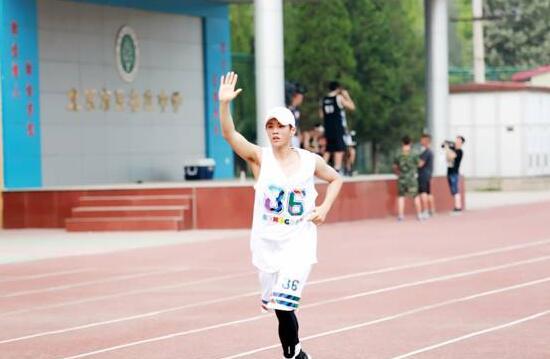 半夜跑马拉松还得抱冬瓜？刘烨：70后有脑力