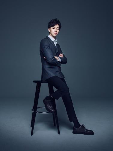 张轩睿气质迷人 魔鬼身材天使颜反差激萌可爱