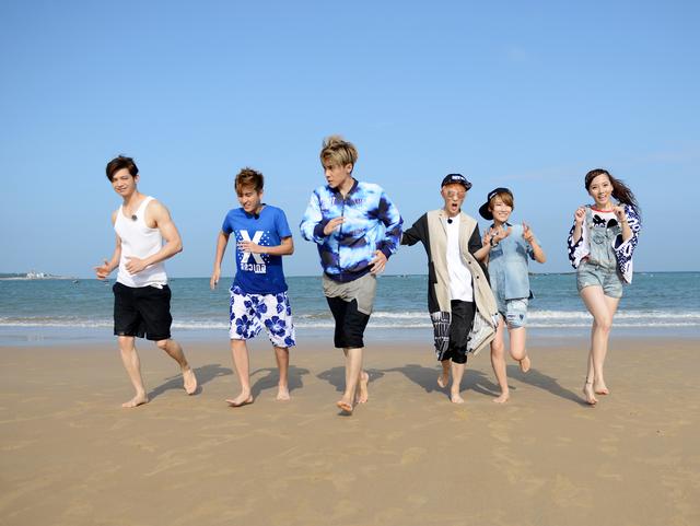 十年前的“鹿晗”再出山 颜值担当海边“湿身”