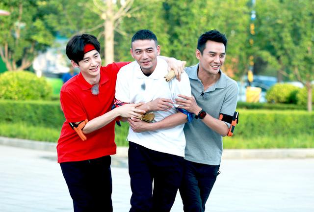 《战斗吧》杨烁搞怪 白杨组合遭恶作剧挑战 