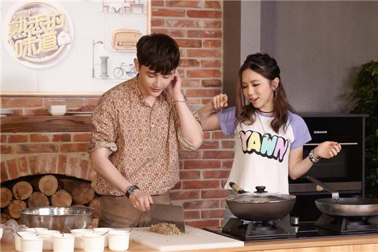 《味道》孙坚剁肉旧疾复发 邓紫棋为外公造惊喜