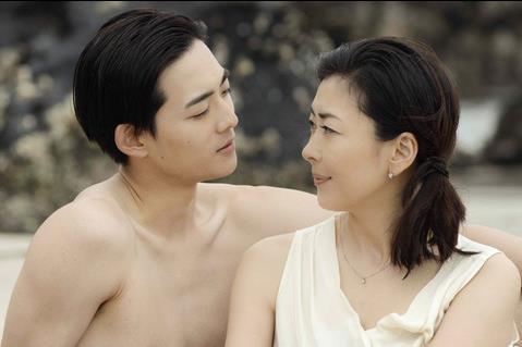 中山美穗饰大尺度复仇剧 与初恋情人儿子谈恋爱