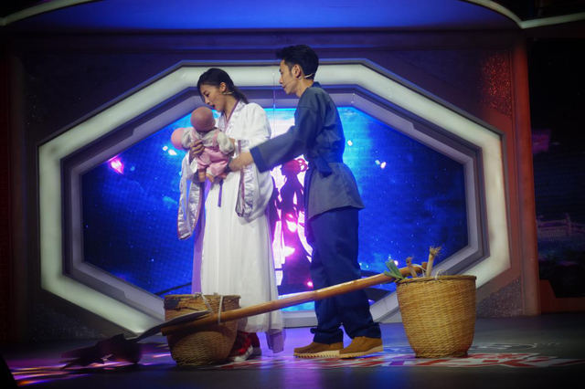 《家庭幽默录像》刘仪伟变媒婆 七夕开班教脱单