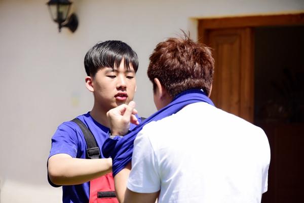 《花样男团》20岁郭麒麟自我调侃“很老年人”