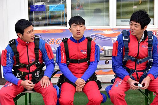 陆毅《花男》高空跳伞 “陨石神话”致敬兄弟情