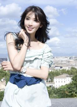 《超级大首映》明星也恨嫁 倪虹洁跪地“求婚”