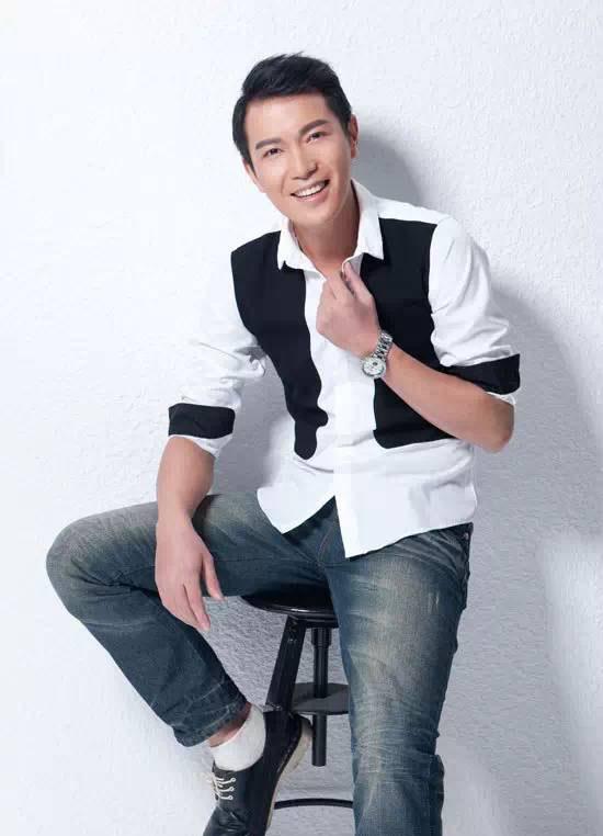 张进《武警特战》成神枪手 上演“与枪共眠”