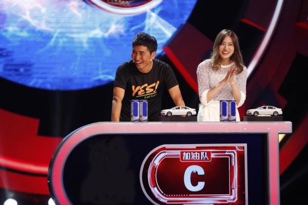 撒贝宁实力“坑”嘉宾 柳岩期盼“少一点套路”