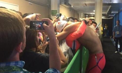 孙杨的霸气只在赛场 生活中他是撩妹调皮小男孩