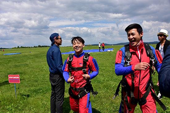 陆毅《花男》致敬奥运健儿 跳伞实力不俗