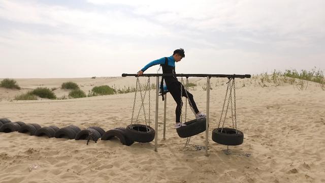 沙漠赛持续升温 游泳王子保护“生命之水”