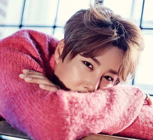 “二爷”张艺兴重情义 偶像开启逆朝贡时代