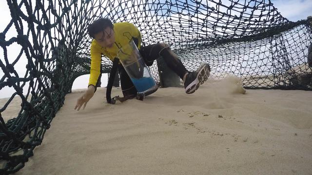 沙漠赛持续升温 游泳王子保护“生命之水”