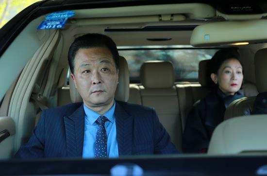 《谜砂》收视飘红 钱波赤胆忠心保护陈瑾