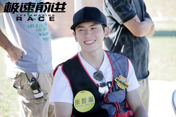 张哲瀚致敬奥运射击实力强劲 遭刘翔组“背叛”