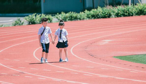 励志校园网络剧《雨浩同声》在杭州举行发布会