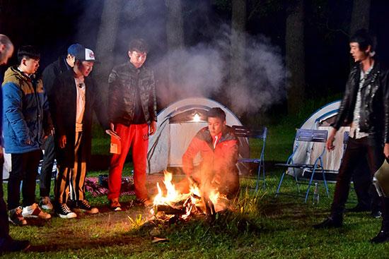 陆毅《花男》燃爆洪荒之力“篝火会谈”引遐想