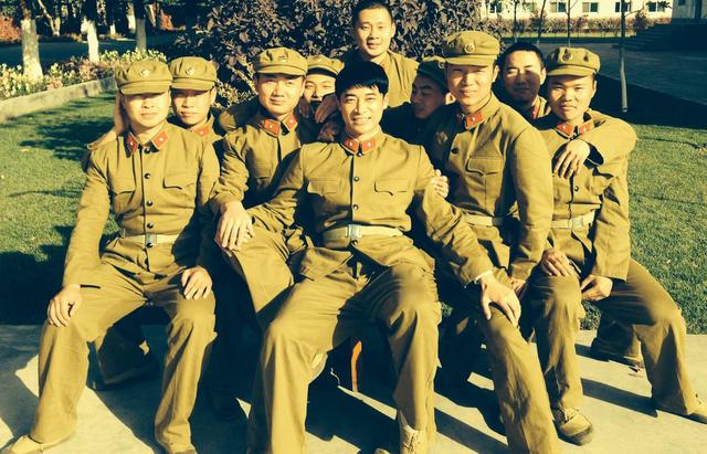 《马兰谣》热播 主演徐杰朱研重回马兰基地