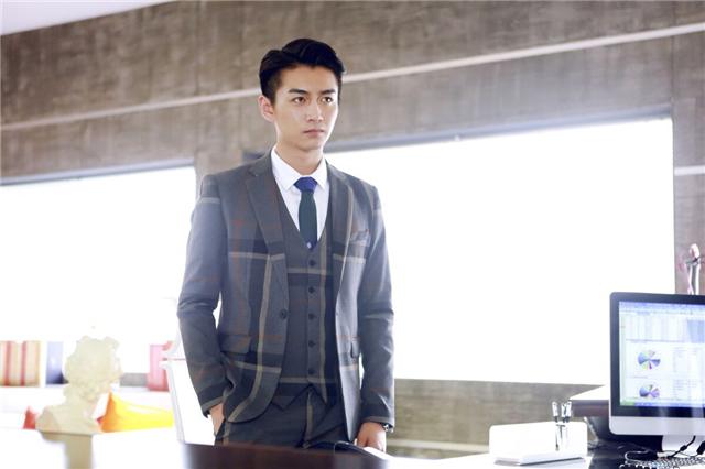 陈晓婚后热拍《舒克的桃花运》 演绎最帅售楼员