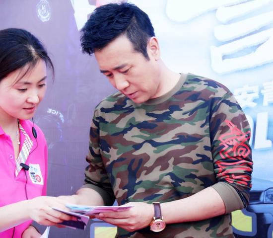 于和伟《警花与警犬》见面会 狂热粉丝嗨翻全场