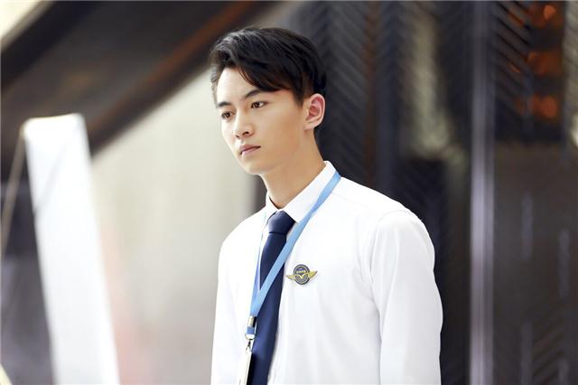 陈晓婚后热拍《舒克的桃花运》 演绎最帅售楼员