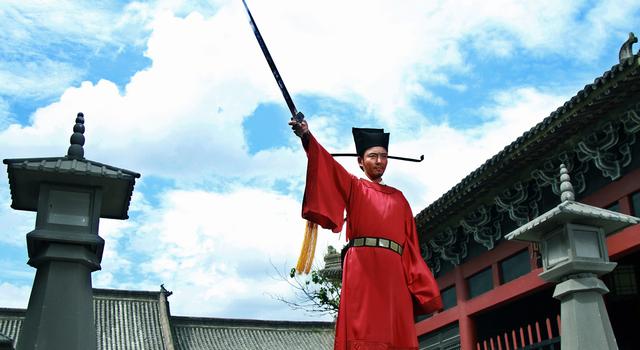 《包青天》热拍 李东学拨开迷雾领衔探案传奇