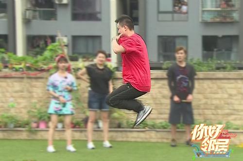 《你好邻居》重庆摆美食诱惑 集体跳绳难度升级